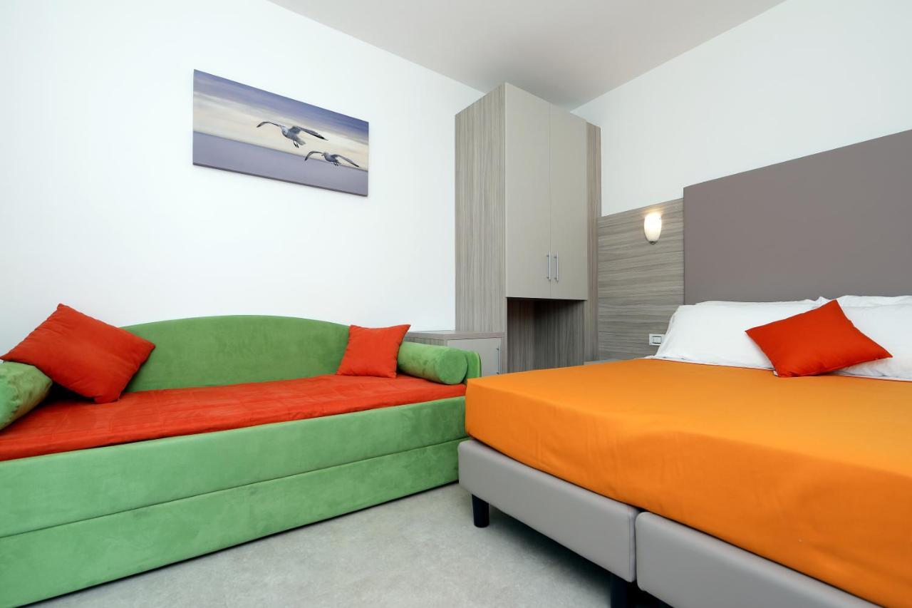 Hotel Simi Lan Lignano Sabbiadoro Eksteriør bilde