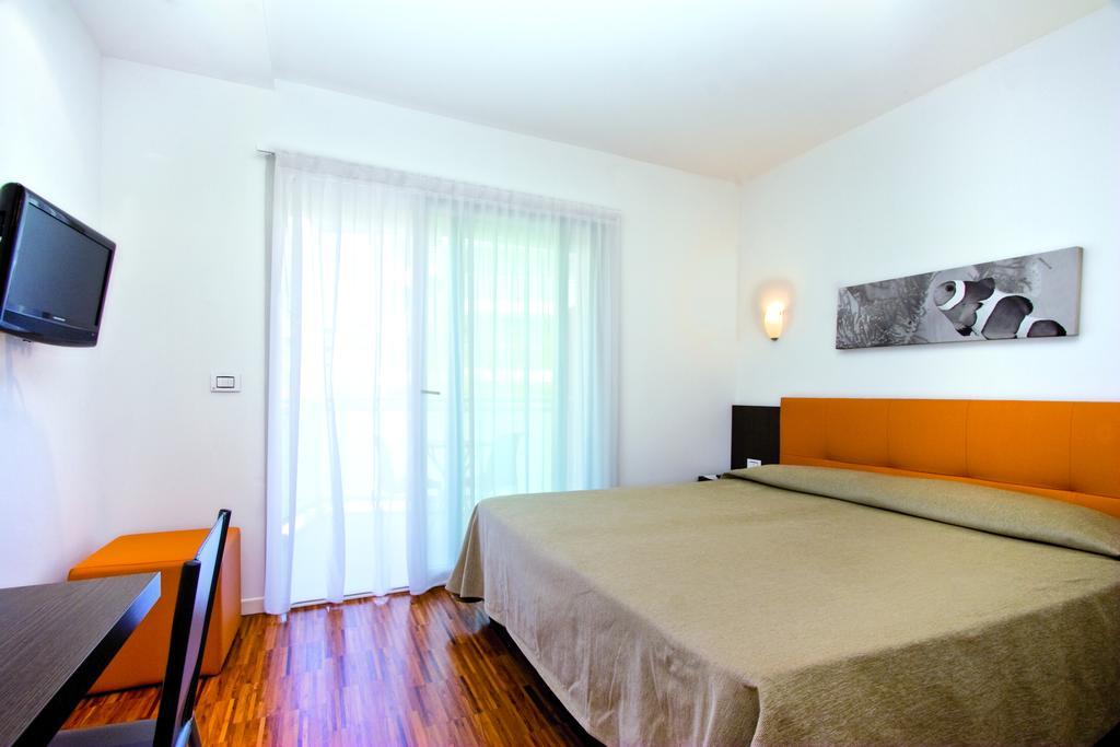 Hotel Simi Lan Lignano Sabbiadoro Eksteriør bilde