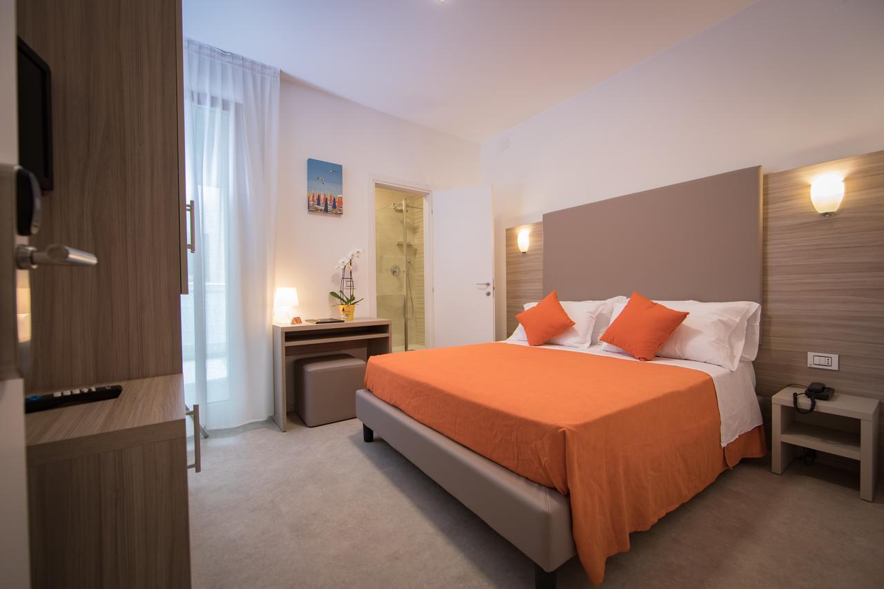 Hotel Simi Lan Lignano Sabbiadoro Eksteriør bilde