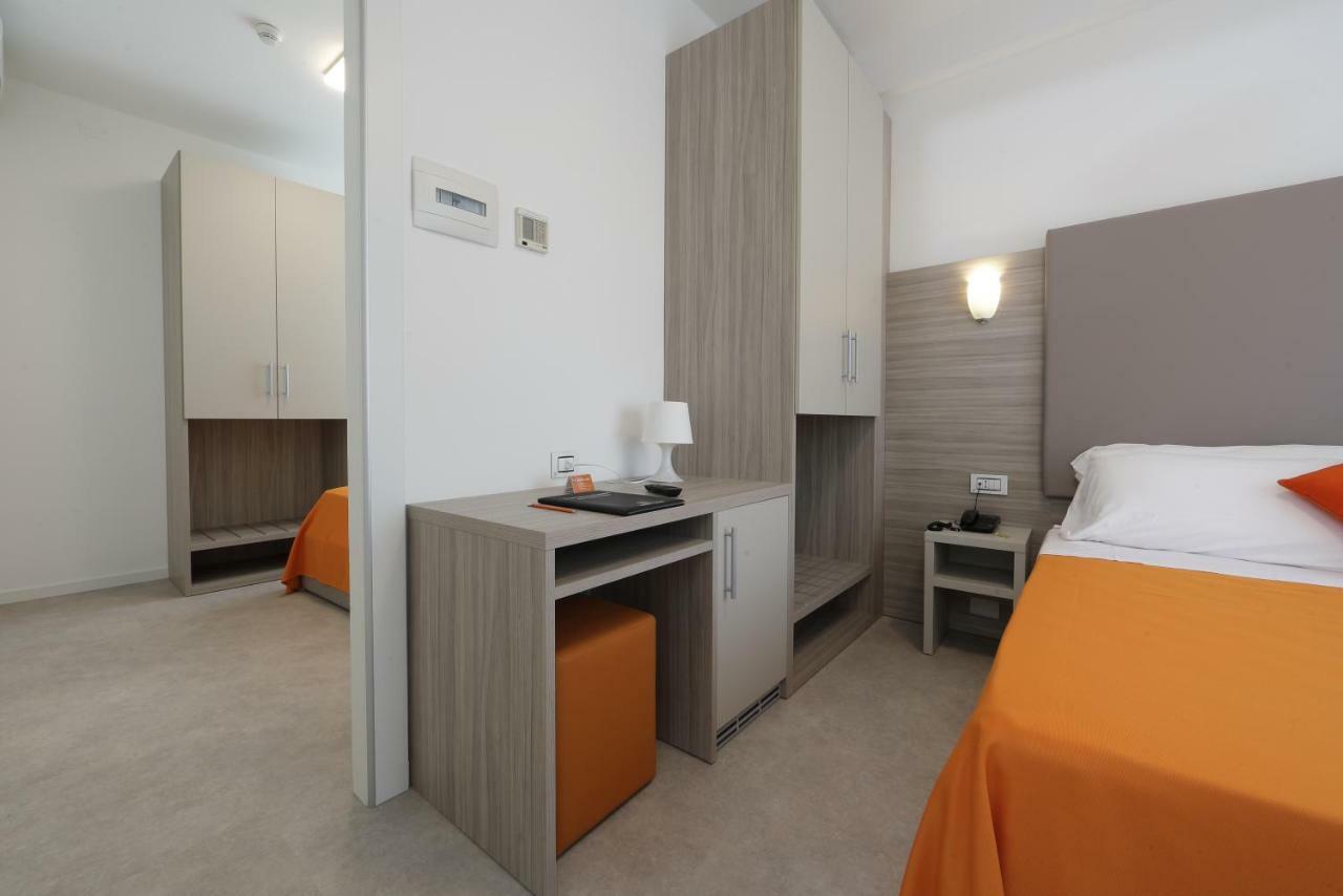 Hotel Simi Lan Lignano Sabbiadoro Eksteriør bilde